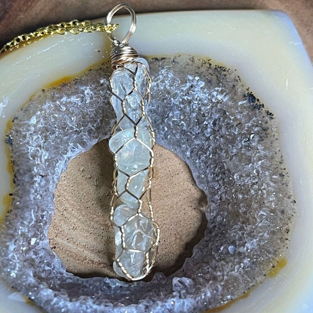 Citrine triple chip cage wire wrap gold tone pendant chain necklace 2”
